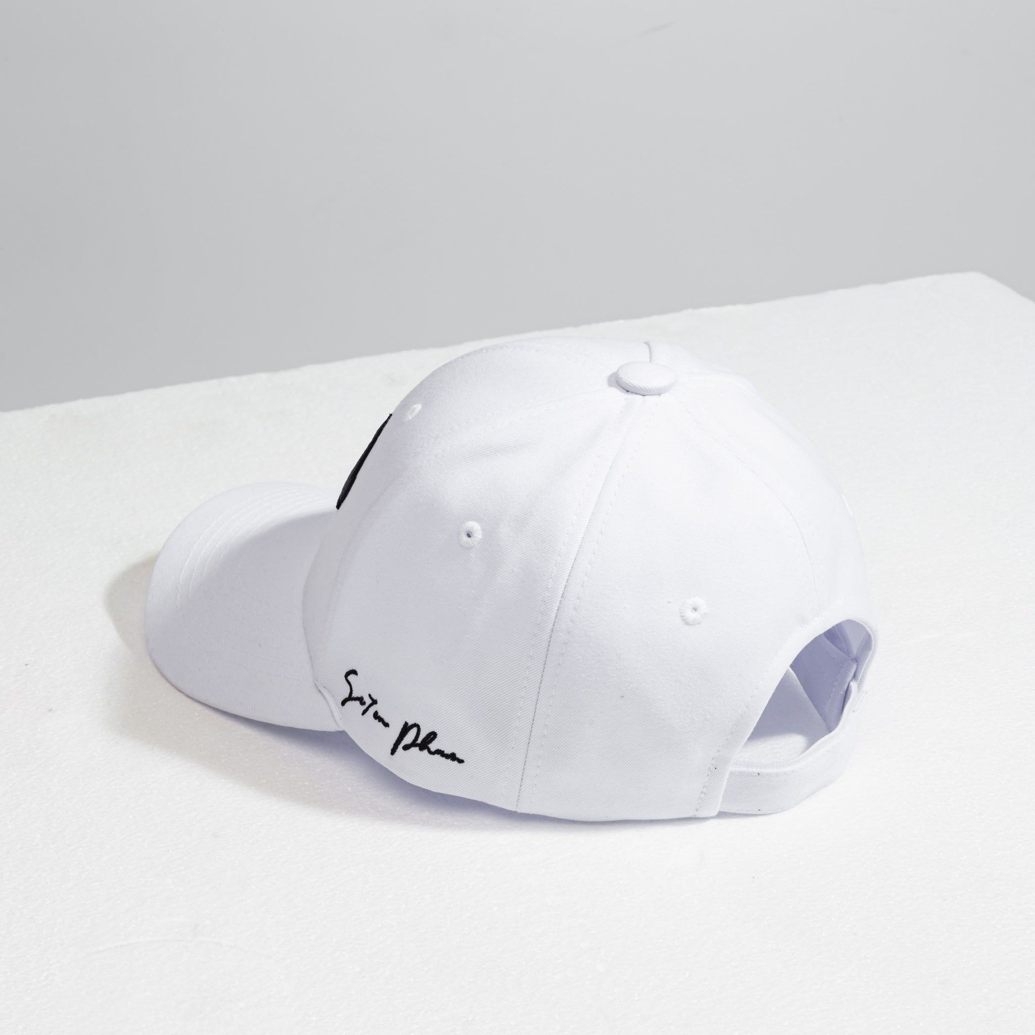 White with Black Dragon Cap | Mystic Se7en