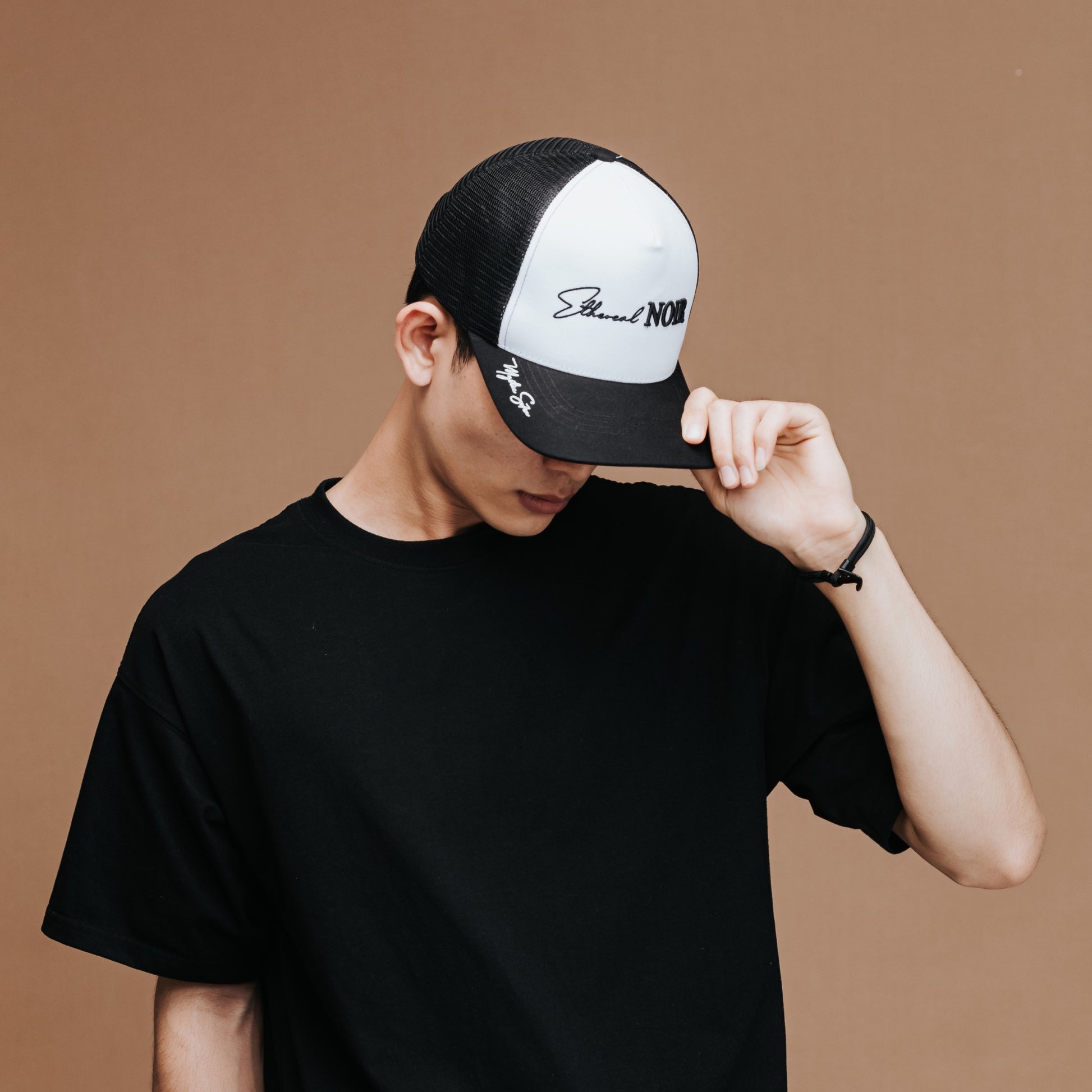 White and Black Cap | Ethereal Noir Cap | Mystic Se7en